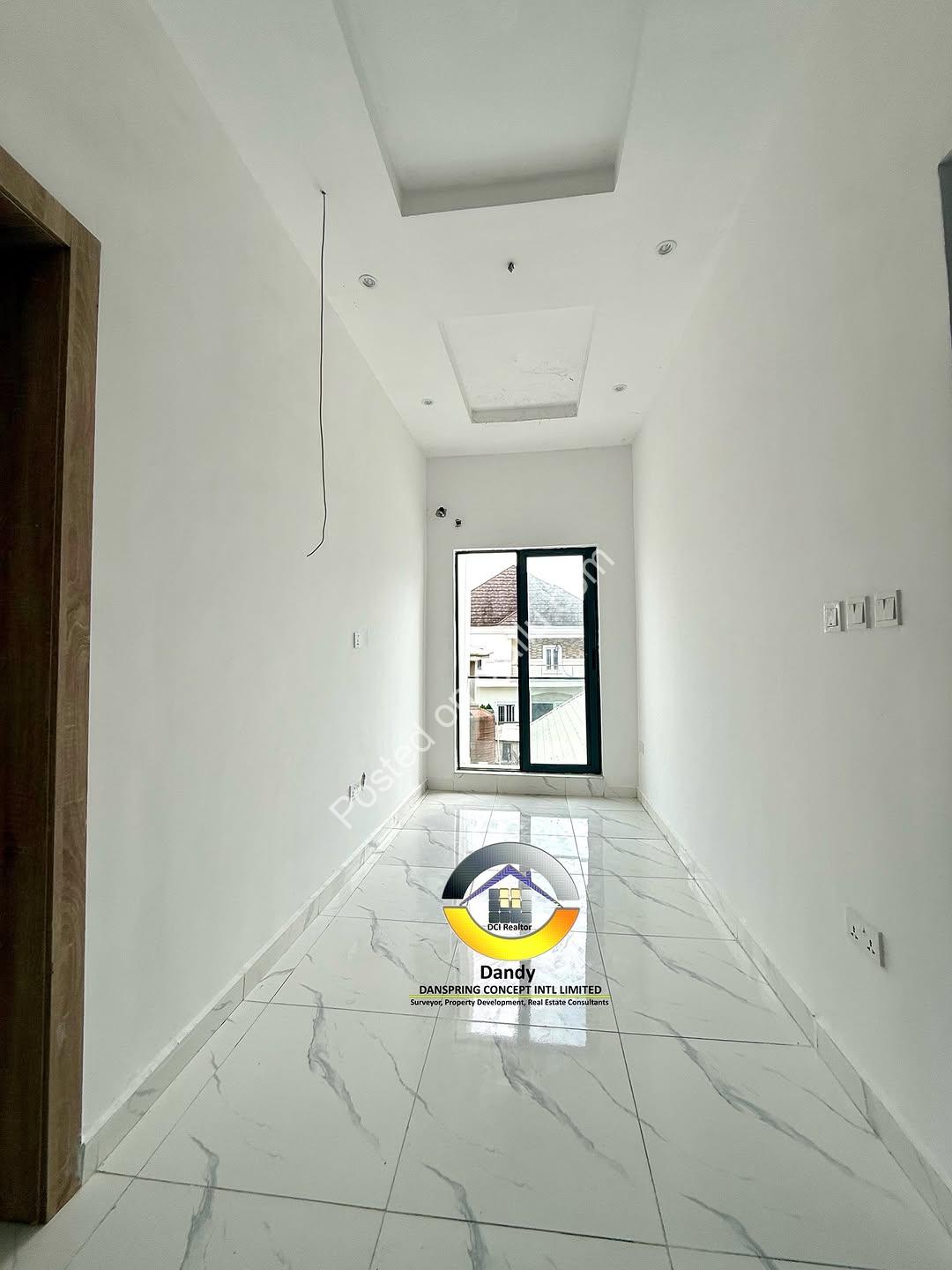Smart 4-Bed Ensuite Duplex with BQ in Chevron Lekki