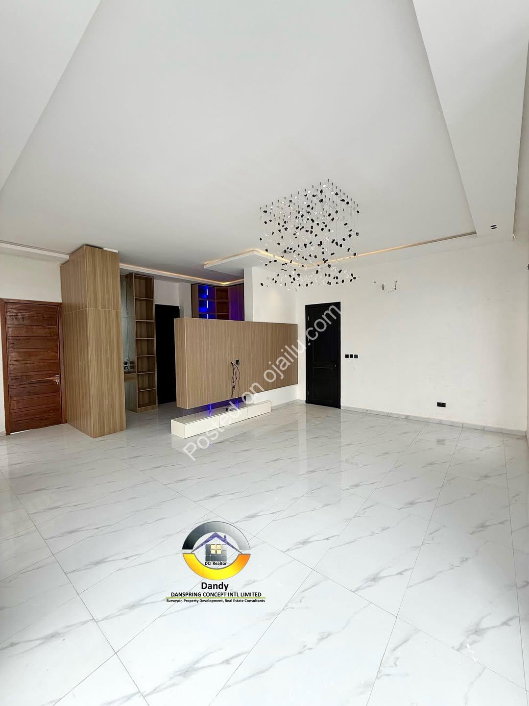 Smart 5-Bed Lekki Duplex with Pool & Gazebo