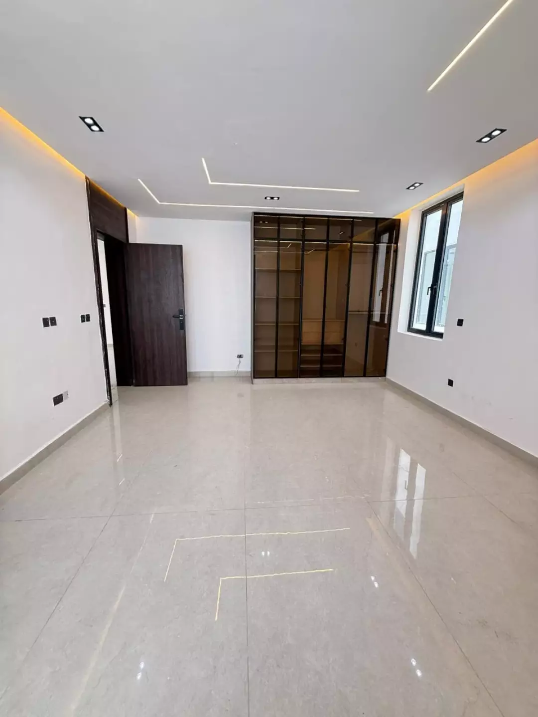 6-Bedroom Smart Villa with Cinema & Elevator in Lekki
