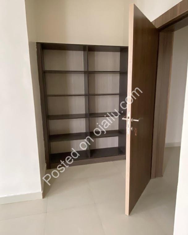 Uncompromising 6-Bed Oniru Home with BQ & 50KVA Backup