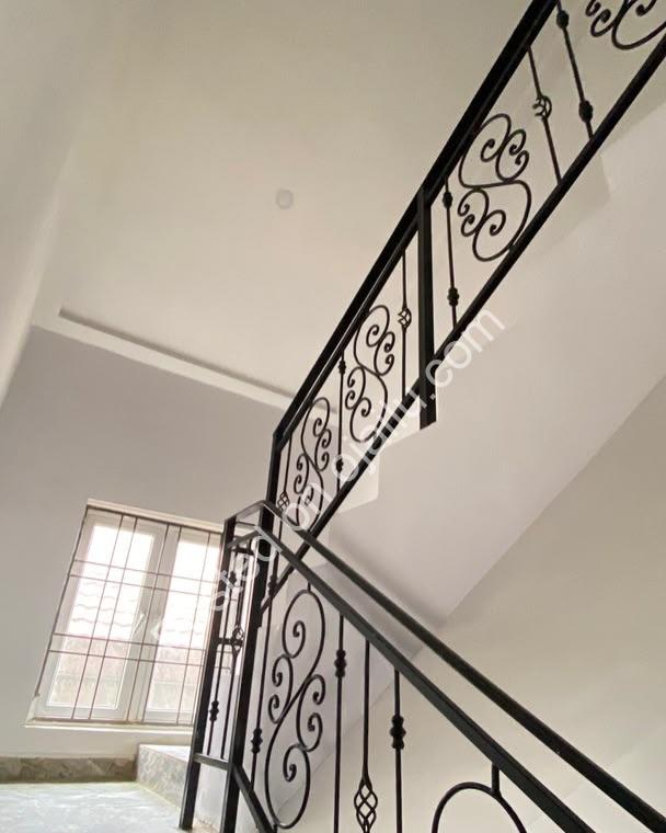 Uncompromising 6-Bed Oniru Home with BQ & 50KVA Backup