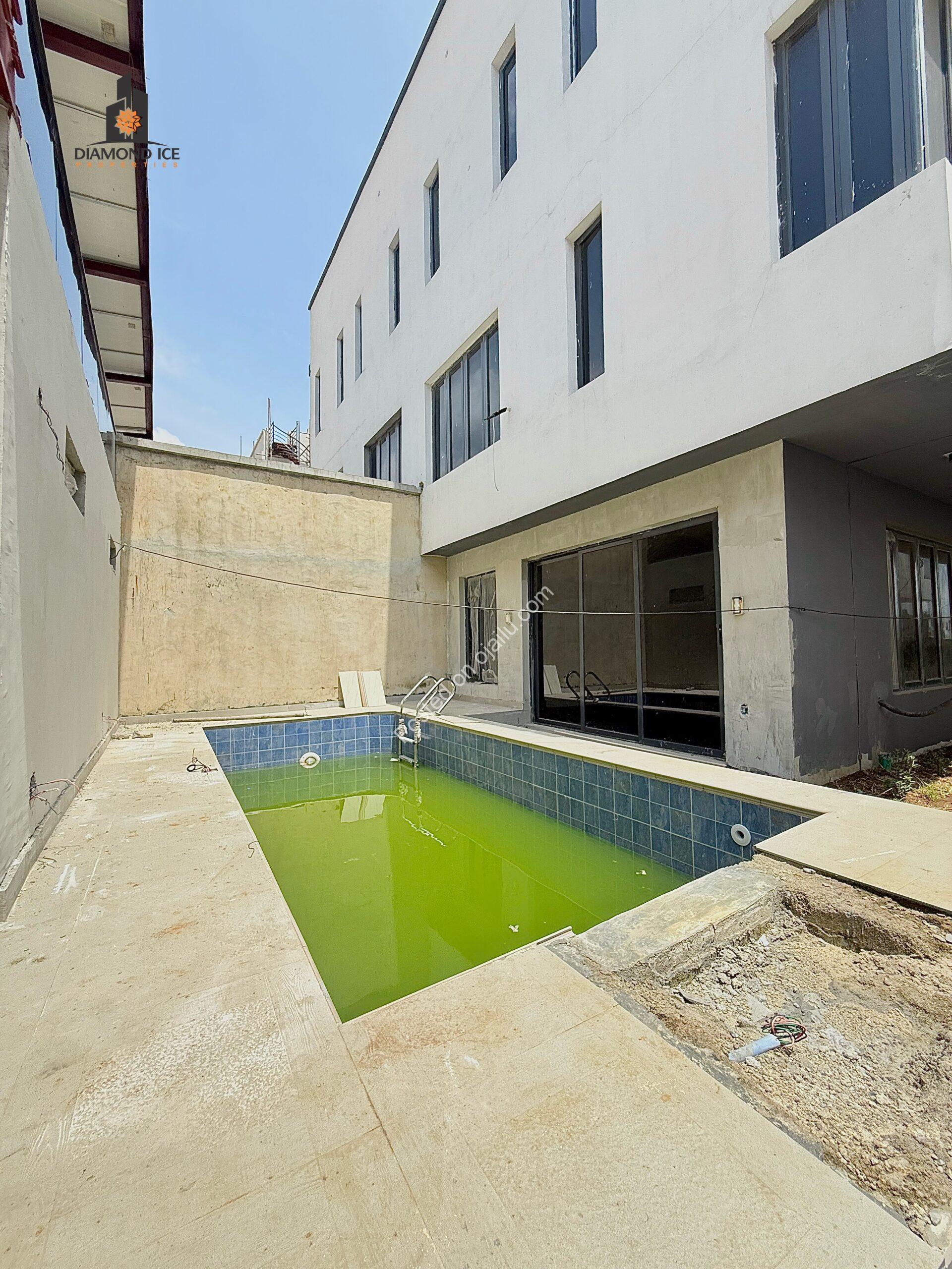 4-Bedroom Semi-Detached Duplex + BQ in Lekki Phase 1