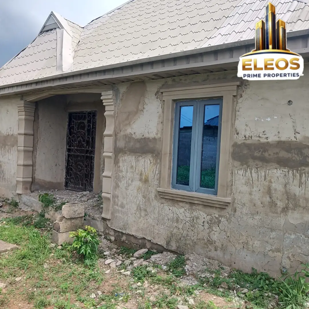 Spacious 3-Bedroom Flat on Full Plot in Pakuro Lotto