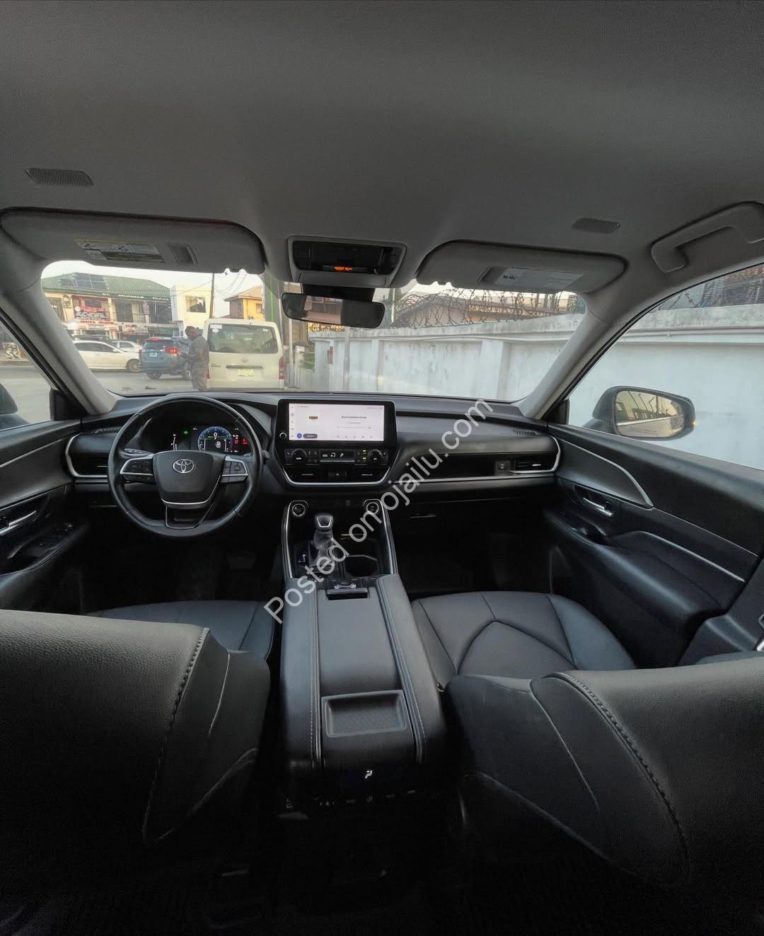 2024 Toyota Highlander XLE Grand: Fully Loaded, Duty Paid