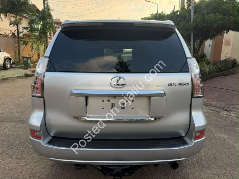 2018 Lexus GX460 Luxury – Silver on Black, Extremely Clean