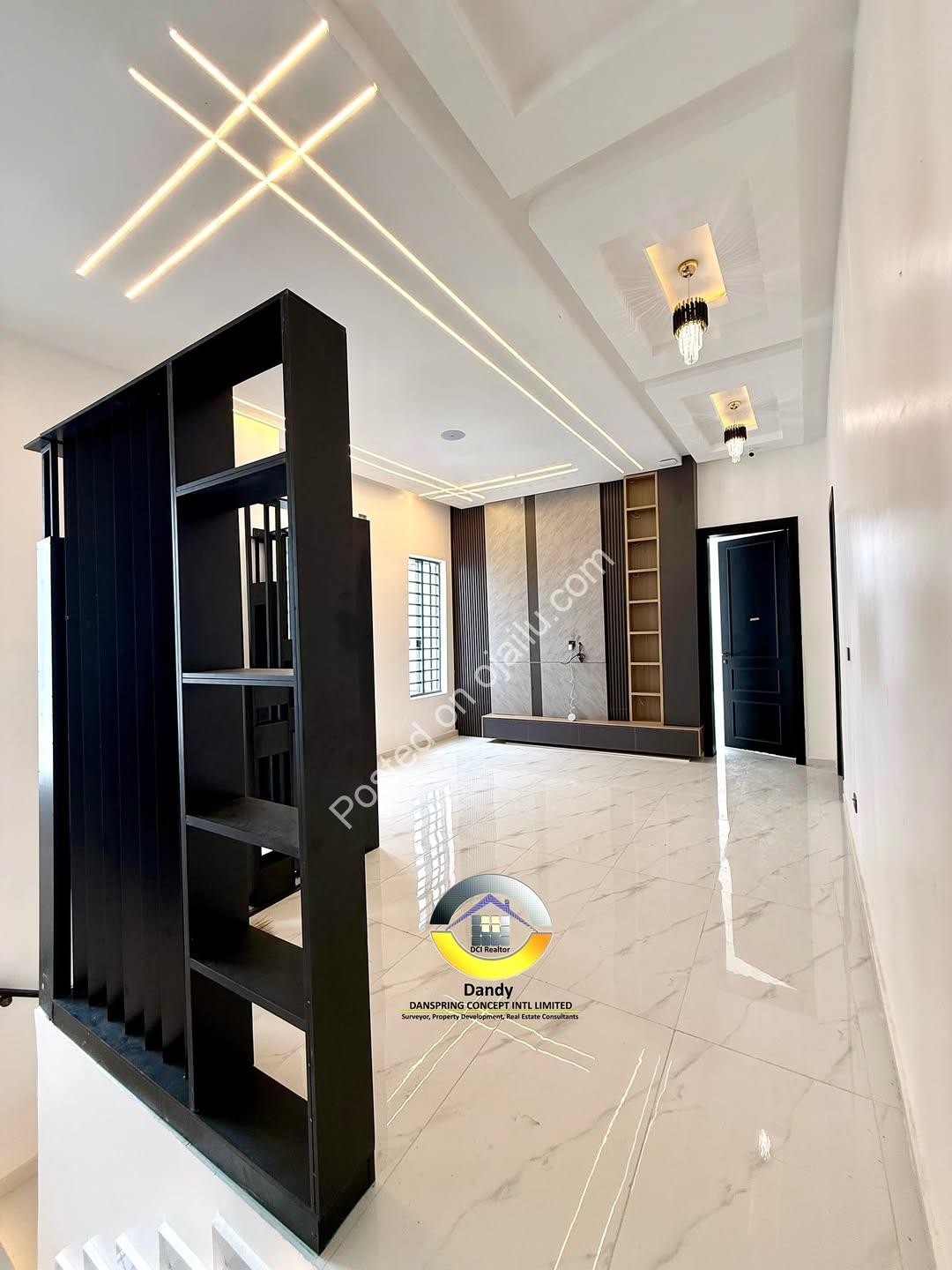 Smart 5-Bed Lekki Duplex with Pool & Gazebo