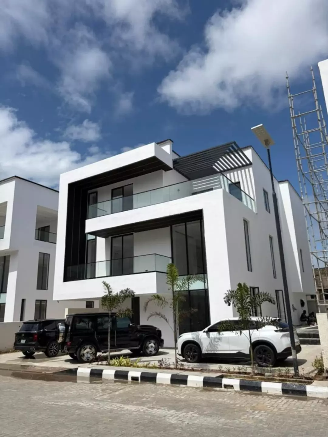 6-Bedroom Smart Villa with Cinema & Elevator in Lekki