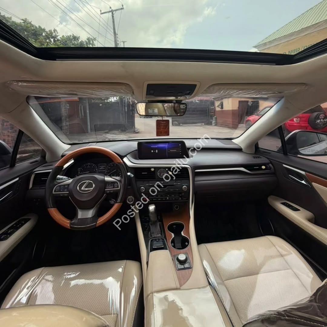 2017 Lexus RX350: Loaded Luxury SUV with Sunroof & Cooled Seats