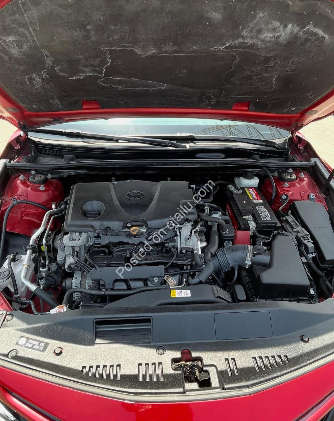 Foreign Used 2019 Toyota Camry SE – Sunroof & Reverse Camera!