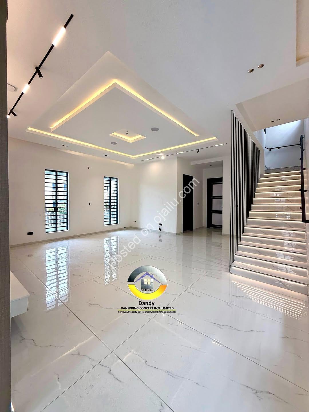 Smart 5-Bed Lekki Duplex with Pool & Gazebo