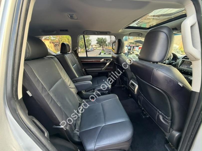 2018 Lexus GX460 Luxury – Silver on Black, Extremely Clean