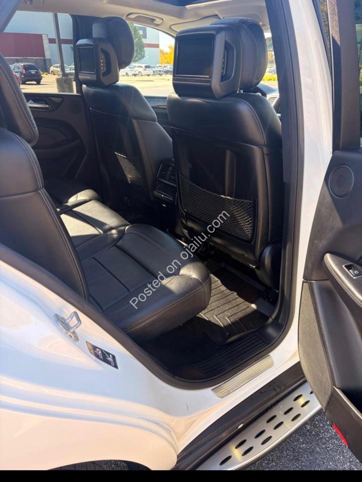 2015 Mercedes-Benz ML400 4Matic – Fully Loaded, Accident-Free!