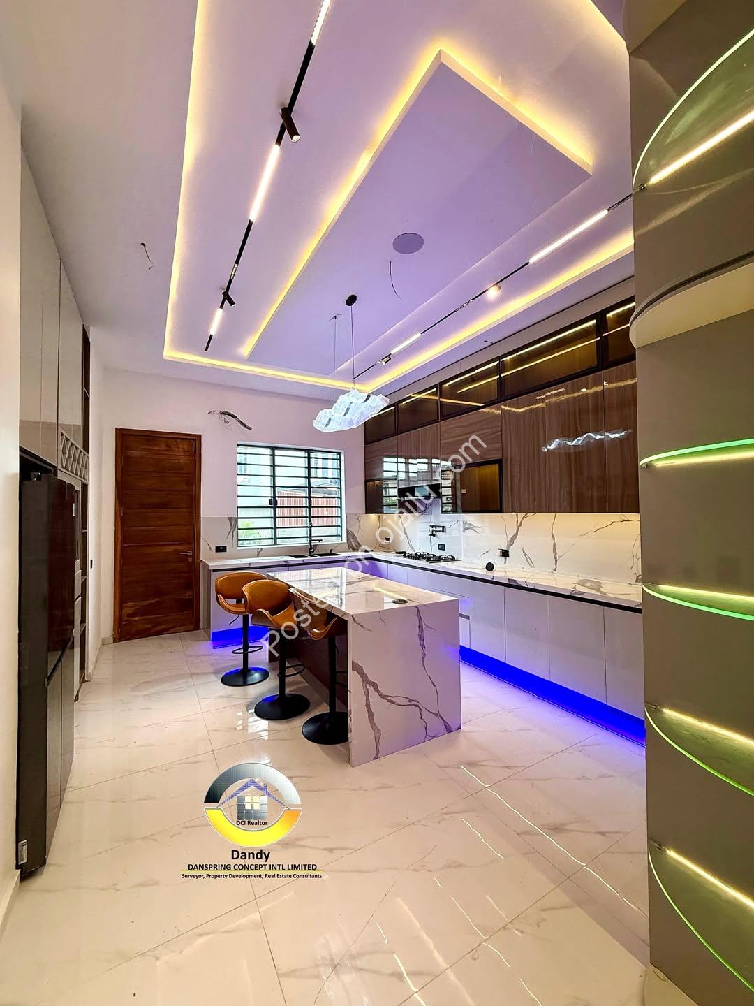 Smart 5-Bed Lekki Duplex with Pool & Gazebo