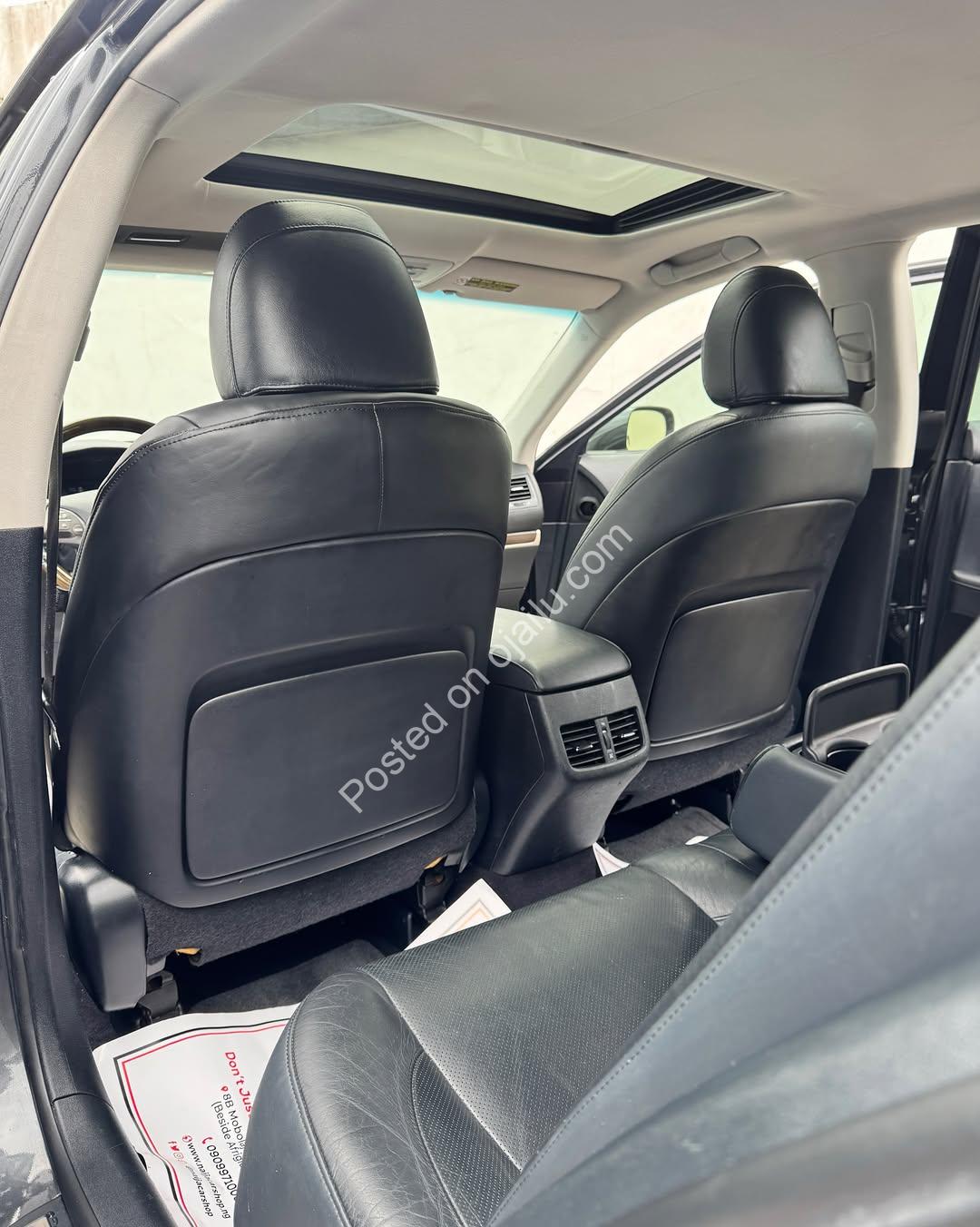 Luxury 2011 Lexus ES 350 – Sunroof, V6 Power, Neat!