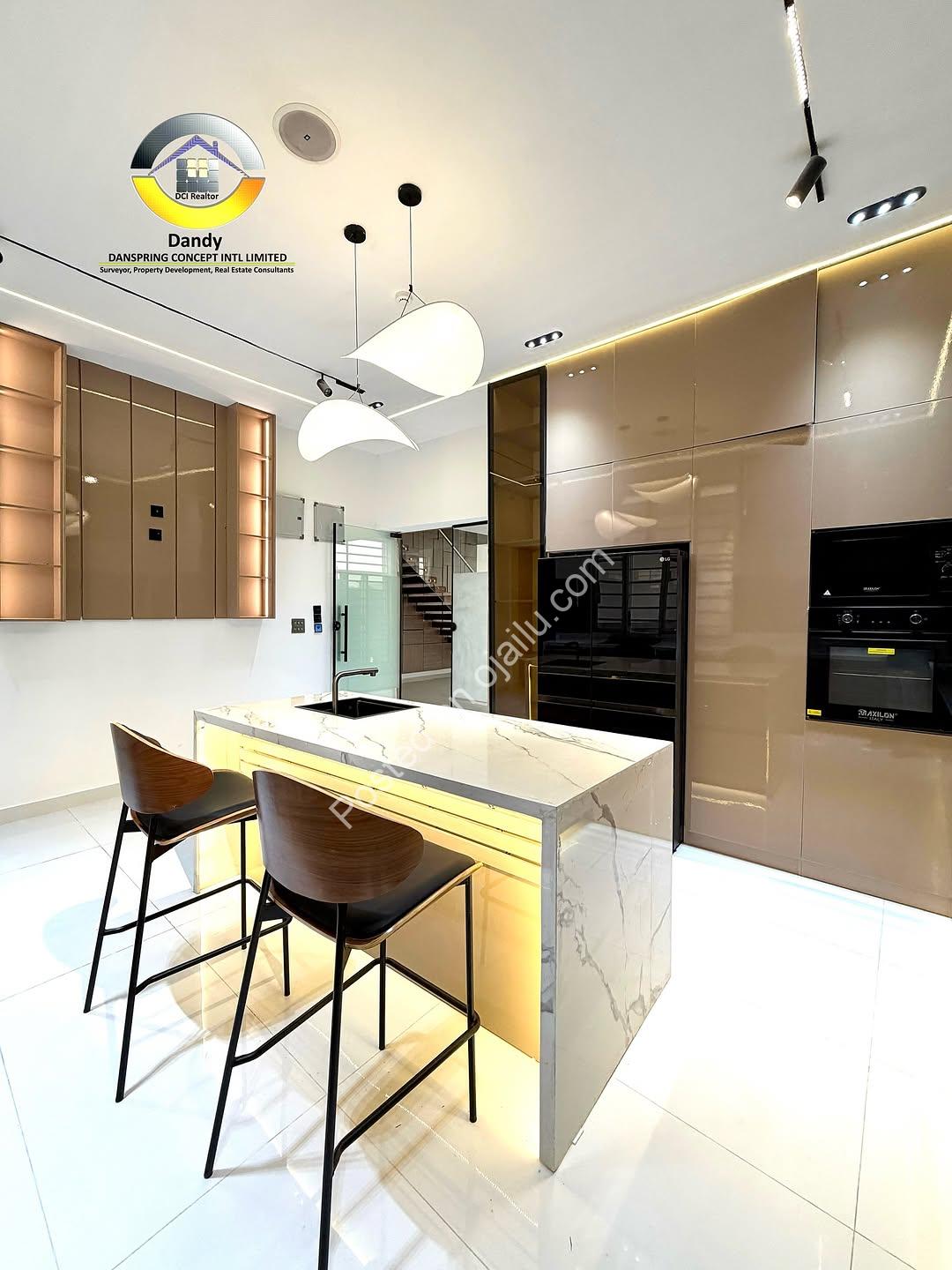 Smart 5-Bedroom Chevron Lekki Duplex with Cinema & Pool