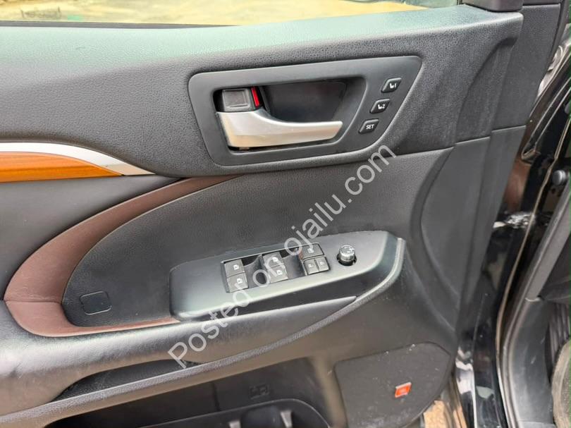 2017 Toyota Highlander Limited – Black on Tan, Pristine!