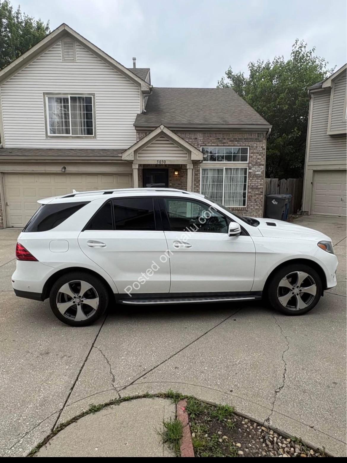 2017 Mercedes GLE350: Sunroof, CarPlay, Accident-Free!