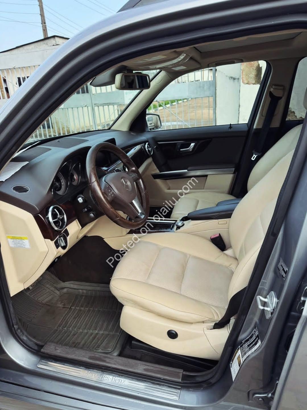 Luxury 2014 Mercedes GLK350 4MATIC – Panoramic Roof!