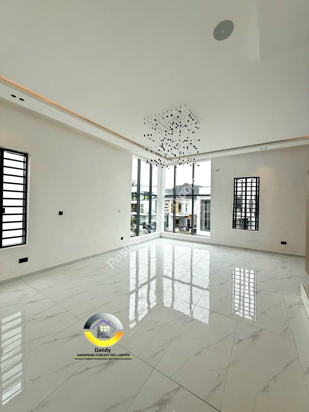 Smart 5-Bed Lekki Duplex with Pool & Gazebo