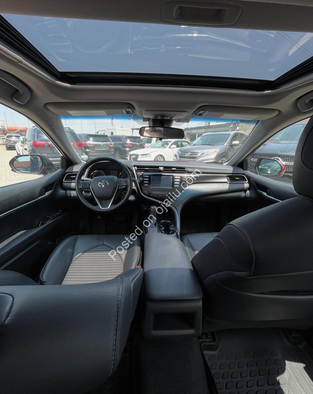 Foreign Used 2019 Toyota Camry SE – Sunroof & Reverse Camera!