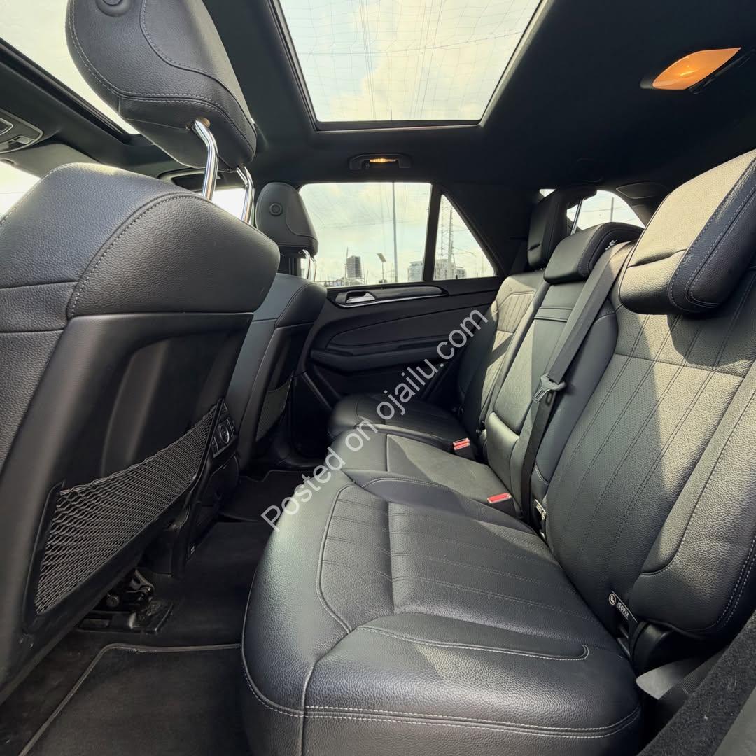2017 Mercedes GLE400 Black on Black – Loaded Luxury SUV