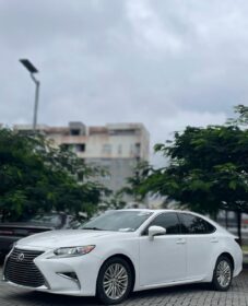 2016 Lexus ES350: Freshly Imported