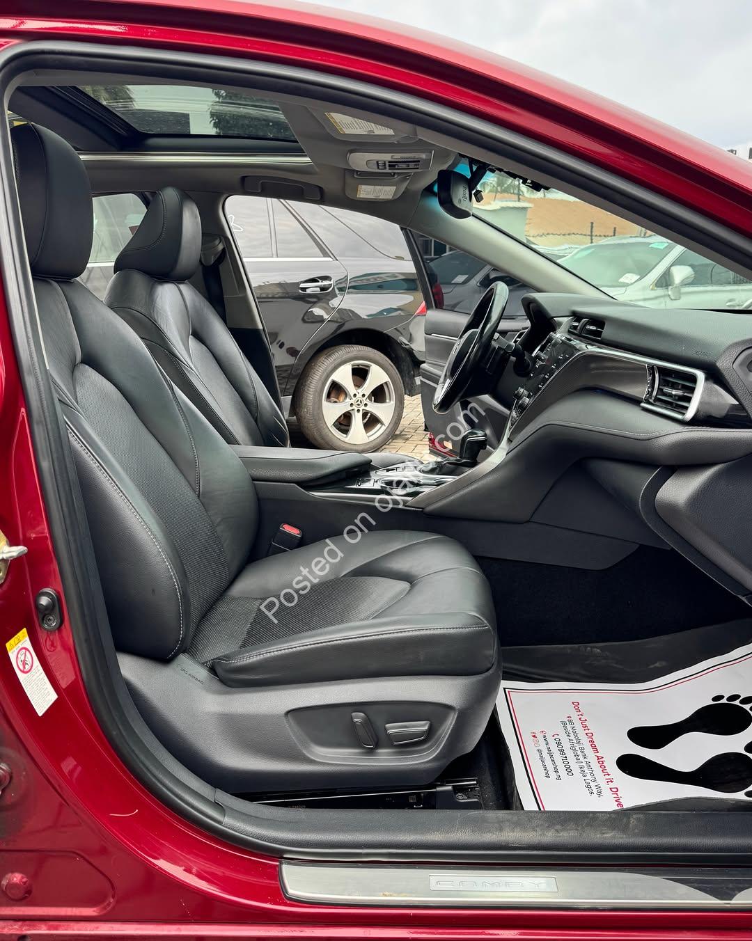 Fully Loaded 2018 Toyota Camry XSE – Panoramic Roof & Low Miles