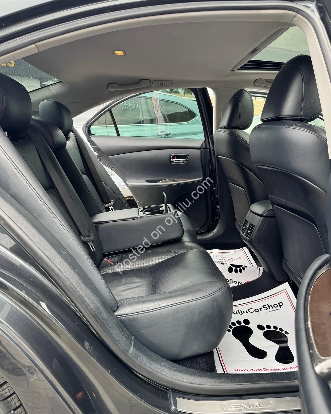 Luxury 2011 Lexus ES 350 – Sunroof, V6 Power, Neat!