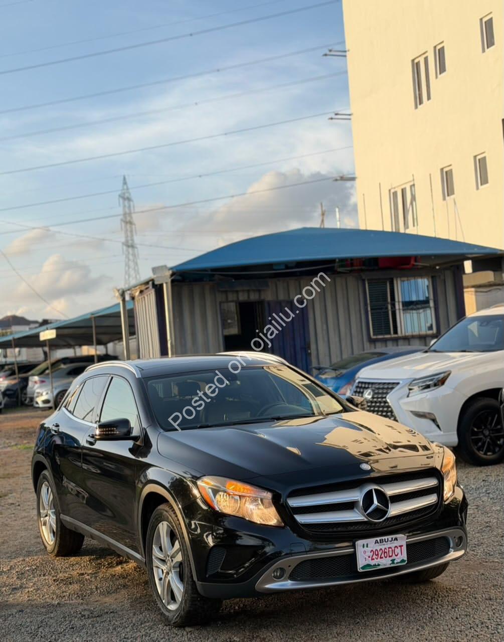 2015 Mercedes-Benz GLA250: Panoramic Roof, Blindspot, Premium Luxury!