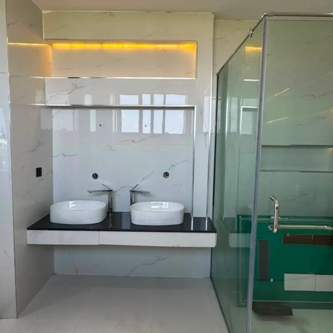 Brand New 5-Bed En-Suite Duplex + Pool in Lekki