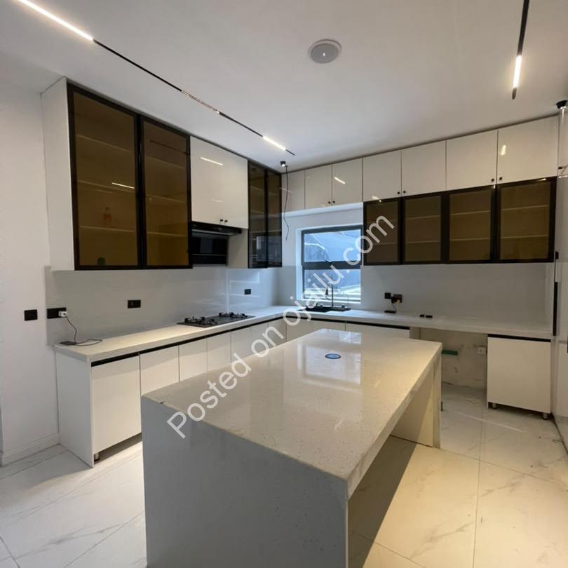 Stunning 5-Bed Fully Detached Duplex in Orchid Lekki