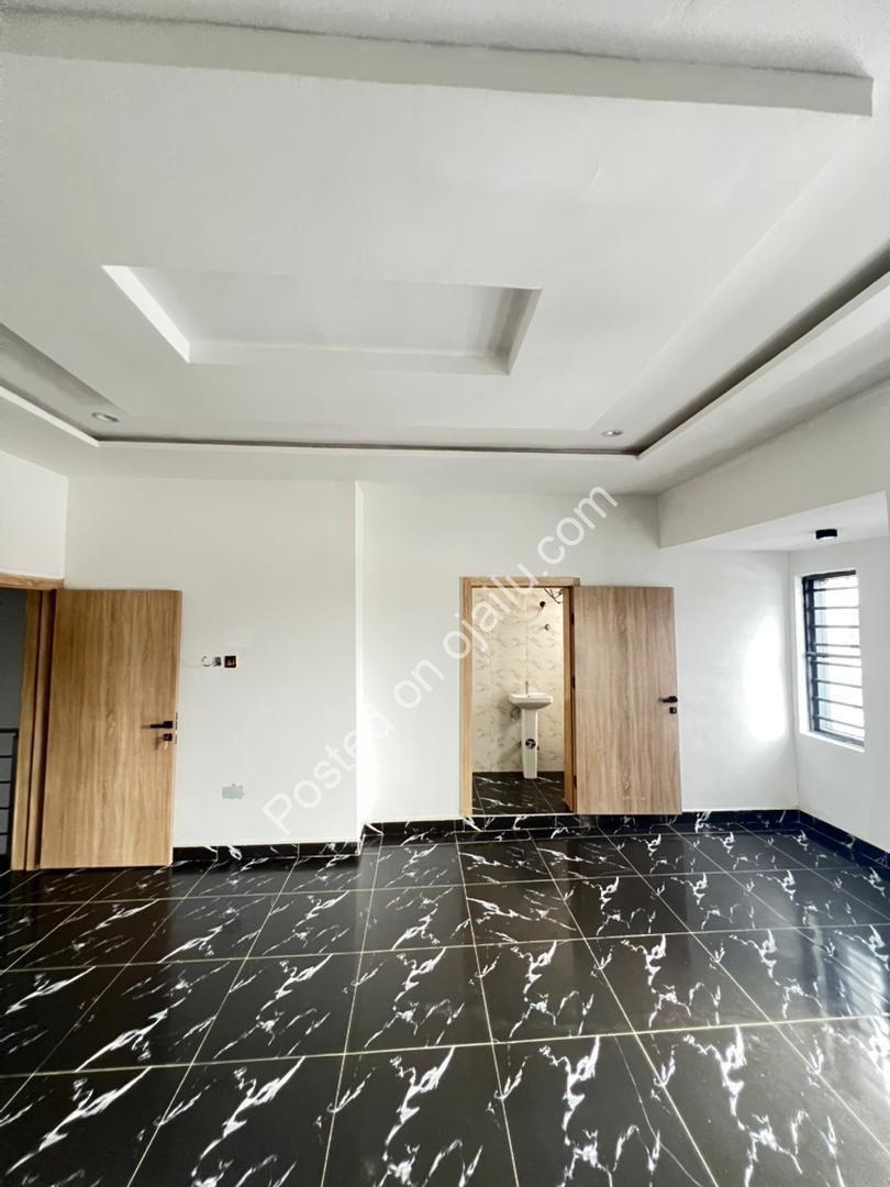 Spacious 3-Bed Terrace + 2 BQs in Serviced Orchid Estate