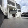 Fully Fitted 5-Bed Duplex in Lekki Phase 1 – Yours to Rent