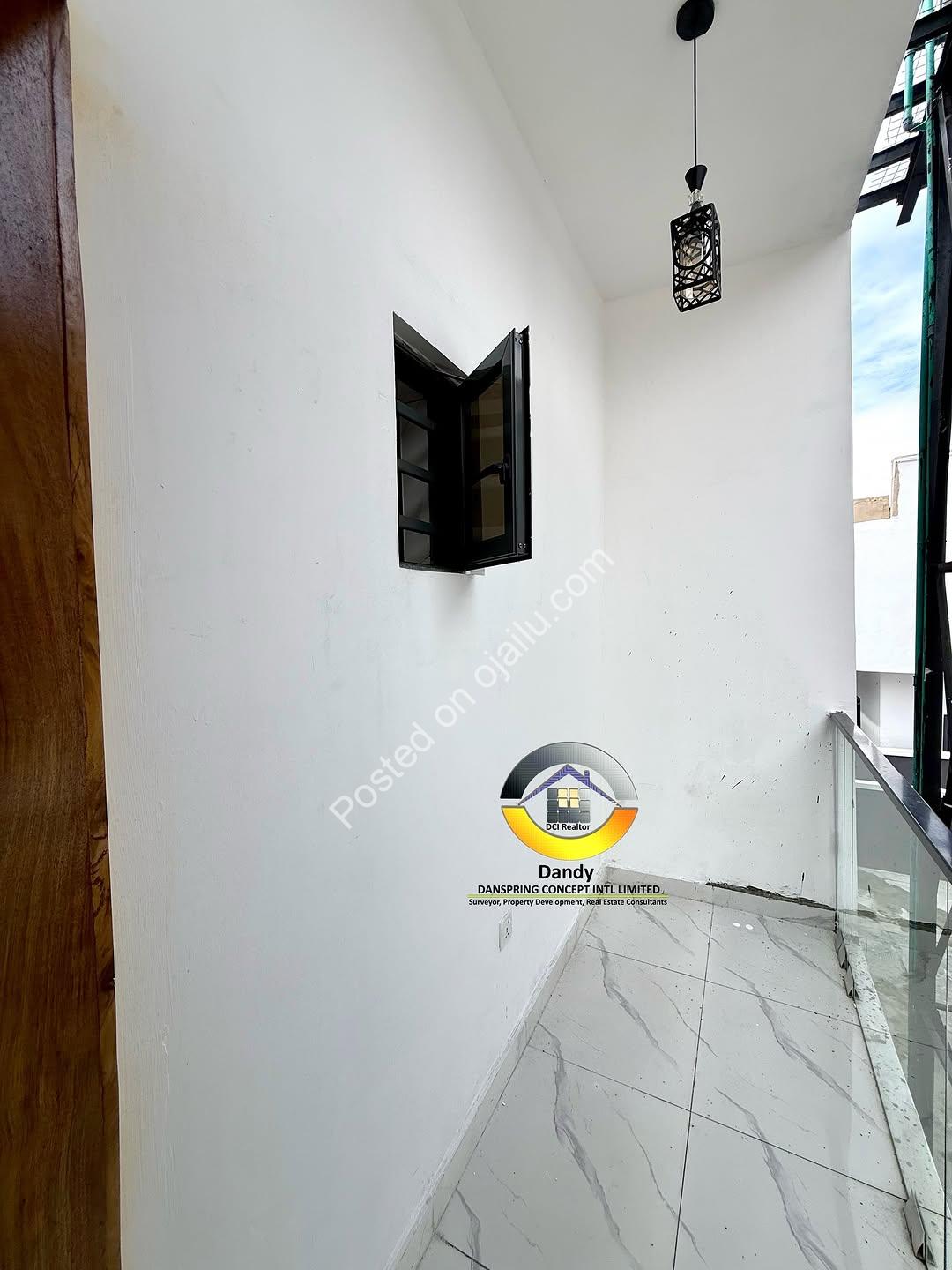 Smart 4-Bed Ensuite Duplex with BQ in Chevron Lekki