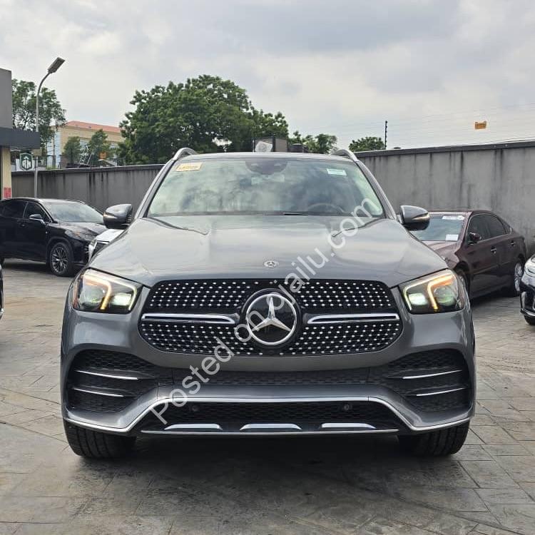 2020 Mercedes-Benz GLE450 4MATIC AMG – Stunning Gray on Cream