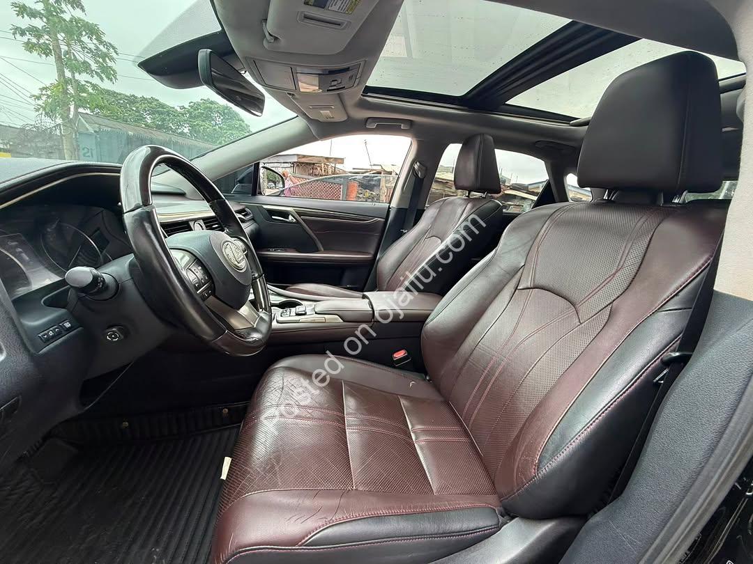 2016 Lexus RX350 – Loaded, Panoramic Roof, HUD, Thumbstart