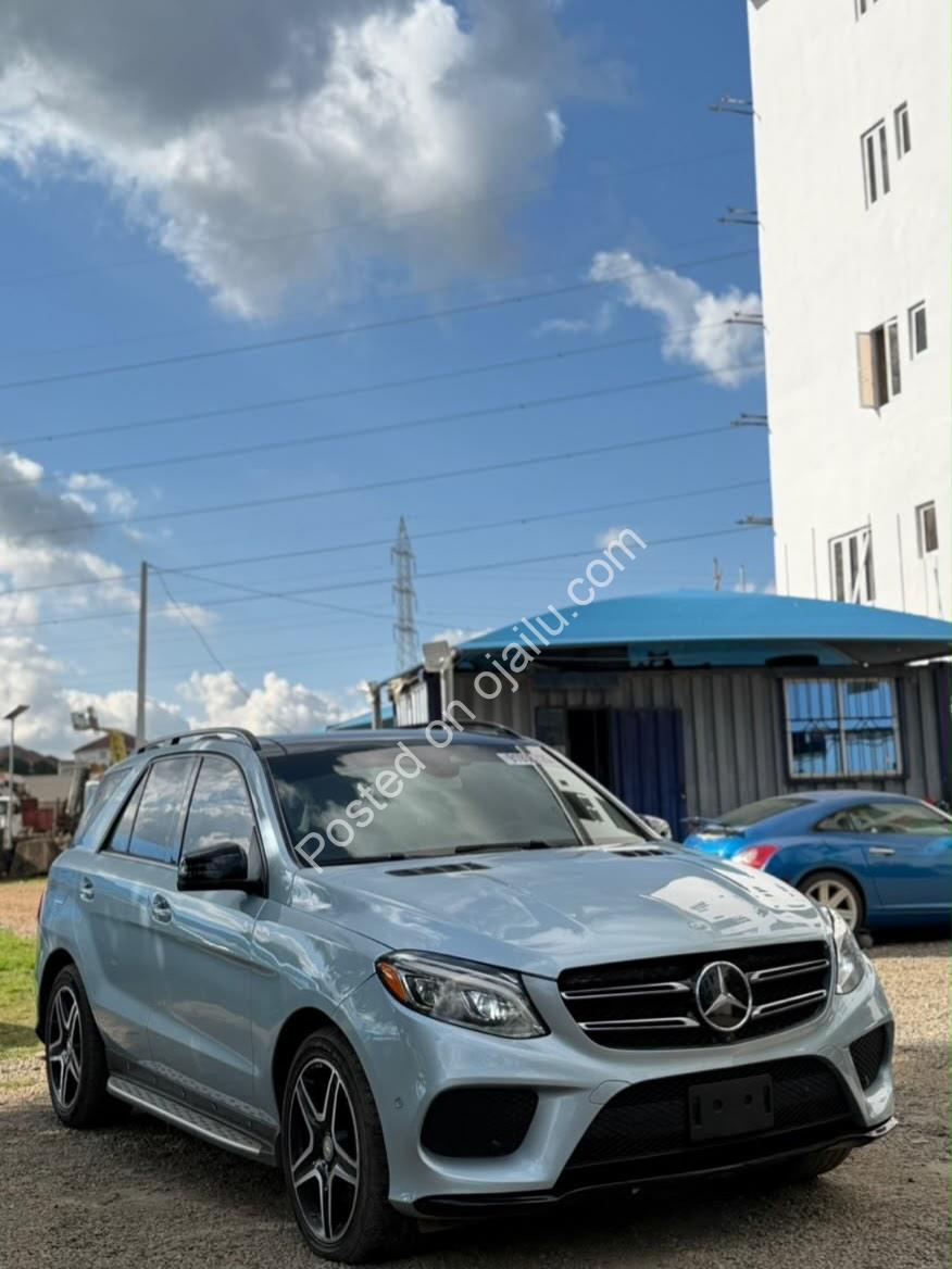2017 Mercedes GLE400: Loaded Luxury SUV, 360° Cam
