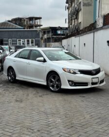 2012 Toyota Camry SE: Pristine