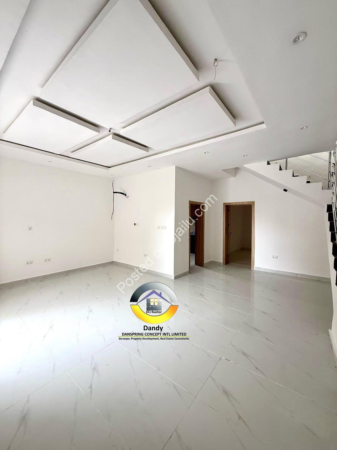 Smart 4-Bed Ensuite Duplex with BQ in Chevron Lekki