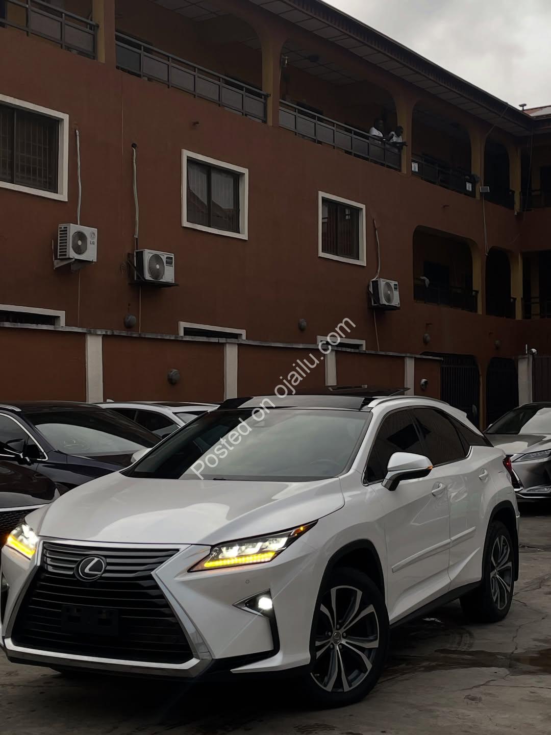 2017 Lexus RX350 Premium: Fully Loaded Luxury Awaits