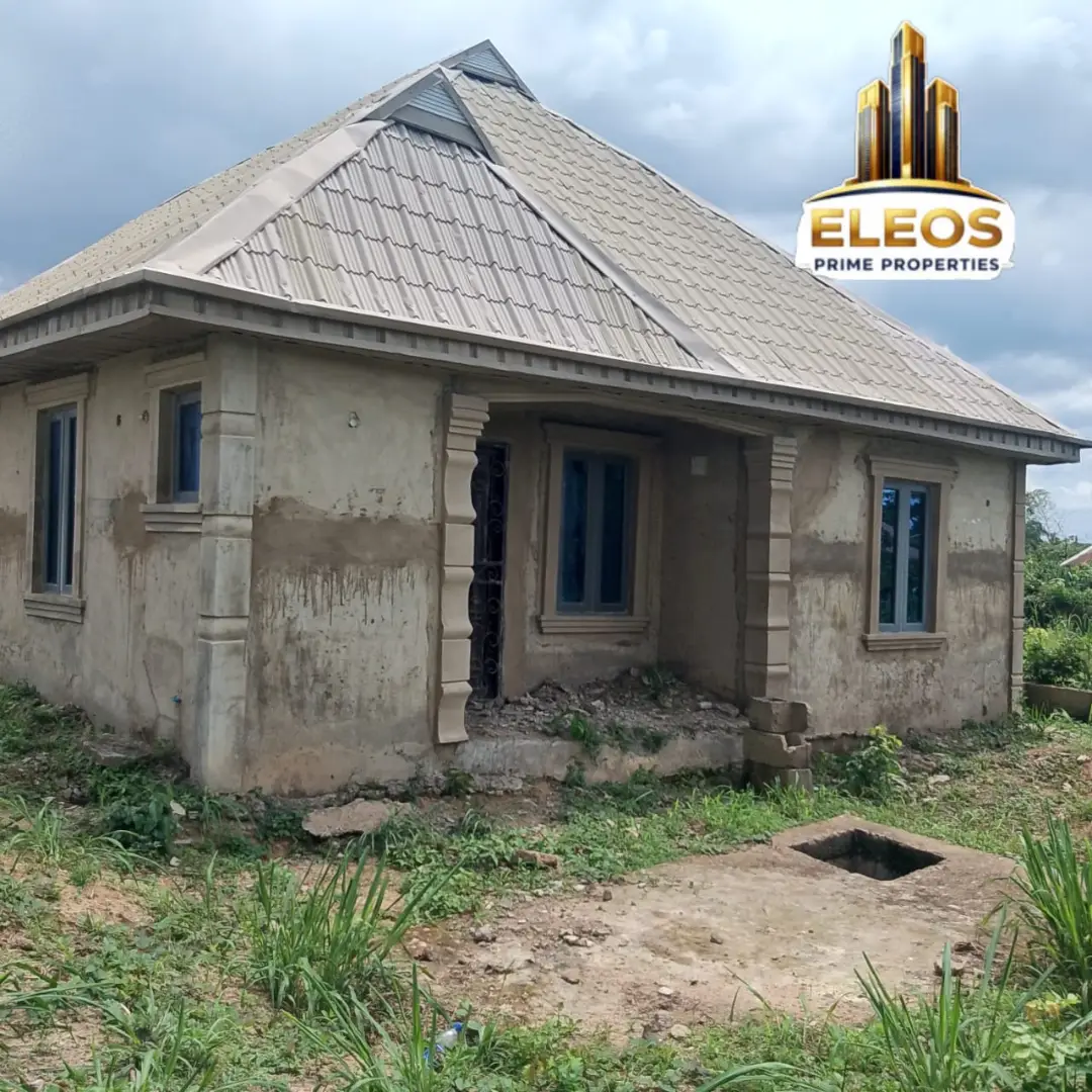 Spacious 3-Bedroom Flat on Full Plot in Pakuro Lotto