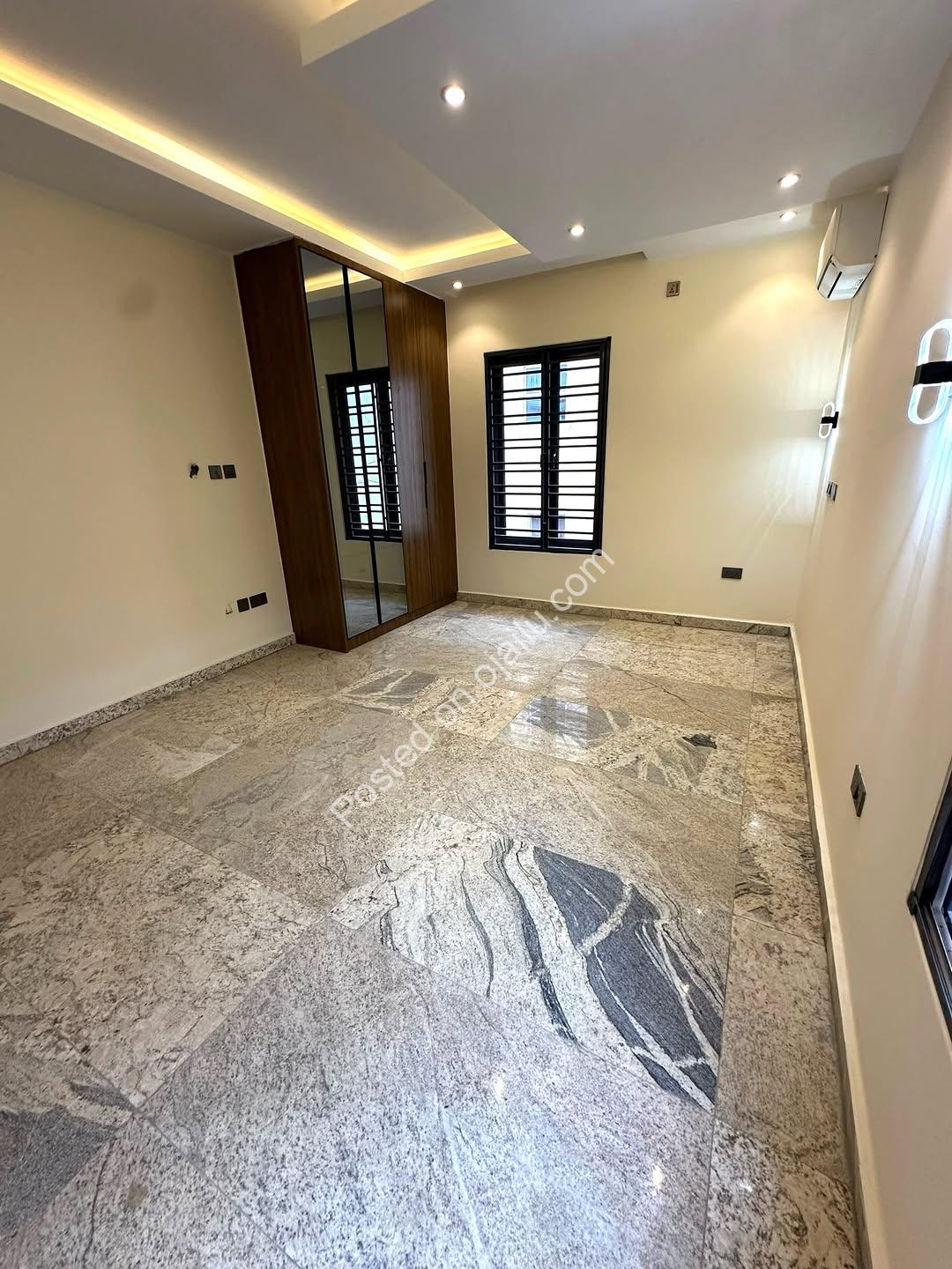 Brand-New 4-Bed Detached Duplex + BQ in Lifecamp