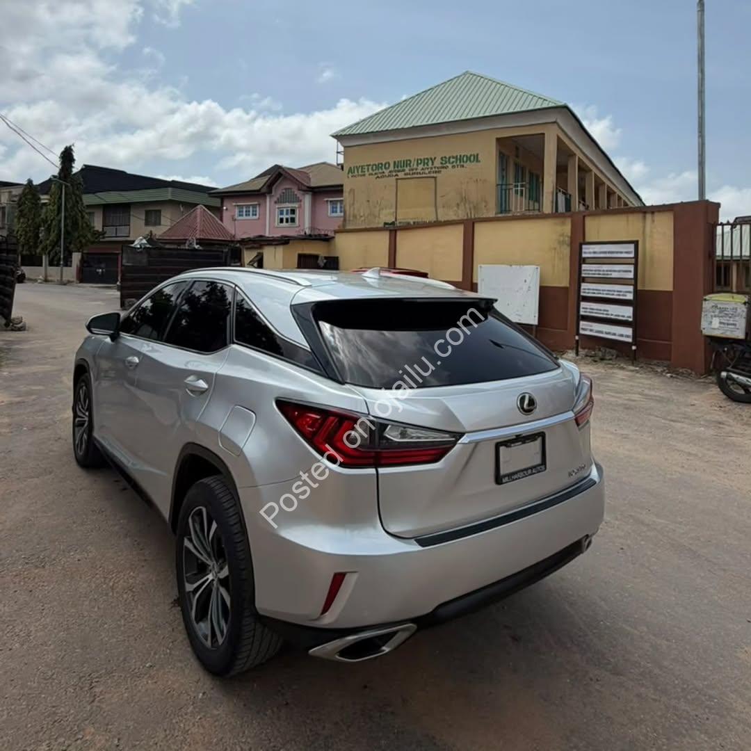 2017 Lexus RX350: Loaded Luxury SUV with Sunroof & Cooled Seats