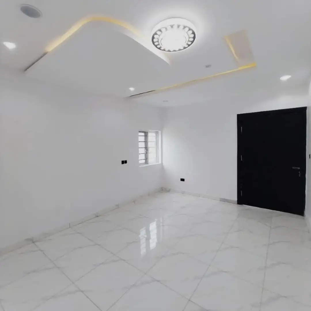 6-Bed Chevron Duplex with Pool & Sprawling Compound
