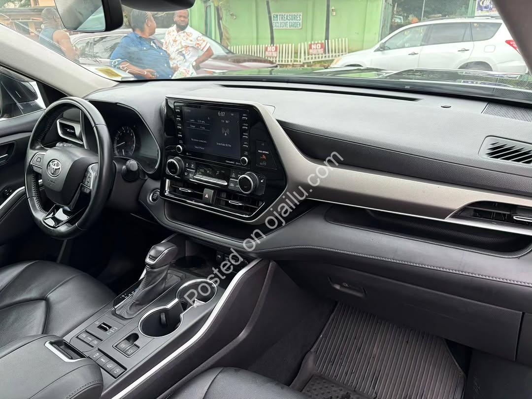 2021 Toyota Highlander XSE – Fully Loaded, Showroom Clean!