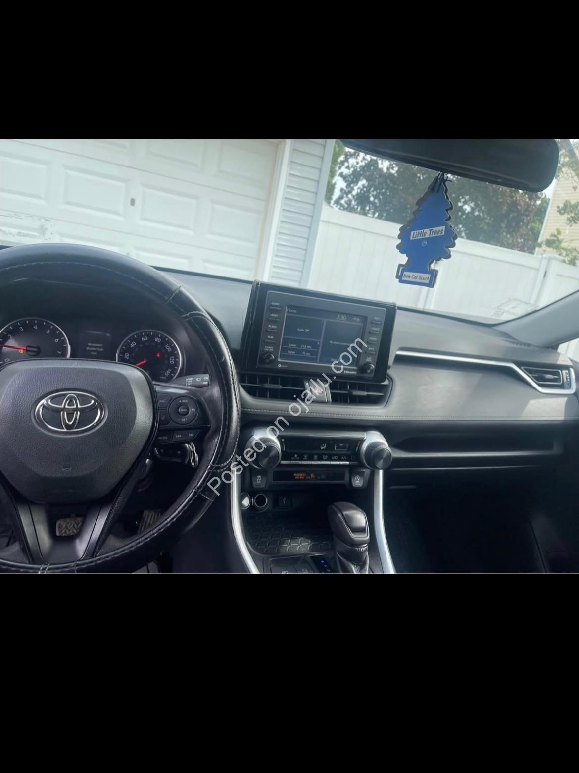 2020 Toyota RAV4 LE – Clean Title, Accident Free!