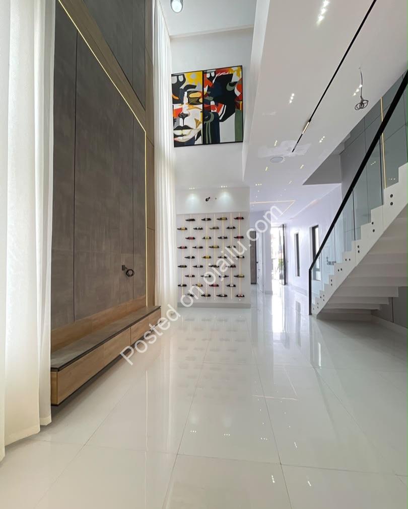 Ikota 5-Bed Smart Duplex with Rooftop & Cinema