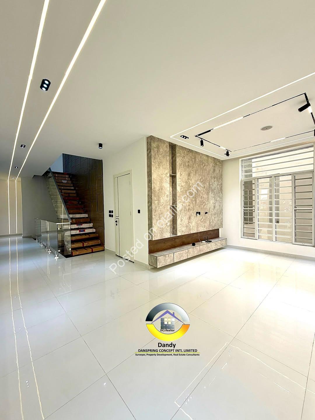 Smart 5-Bedroom Chevron Lekki Duplex with Cinema & Pool