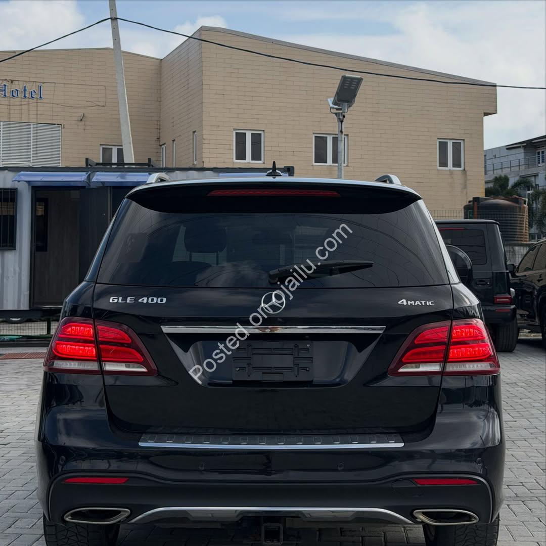 2017 Mercedes GLE400 Black on Black – Loaded Luxury SUV
