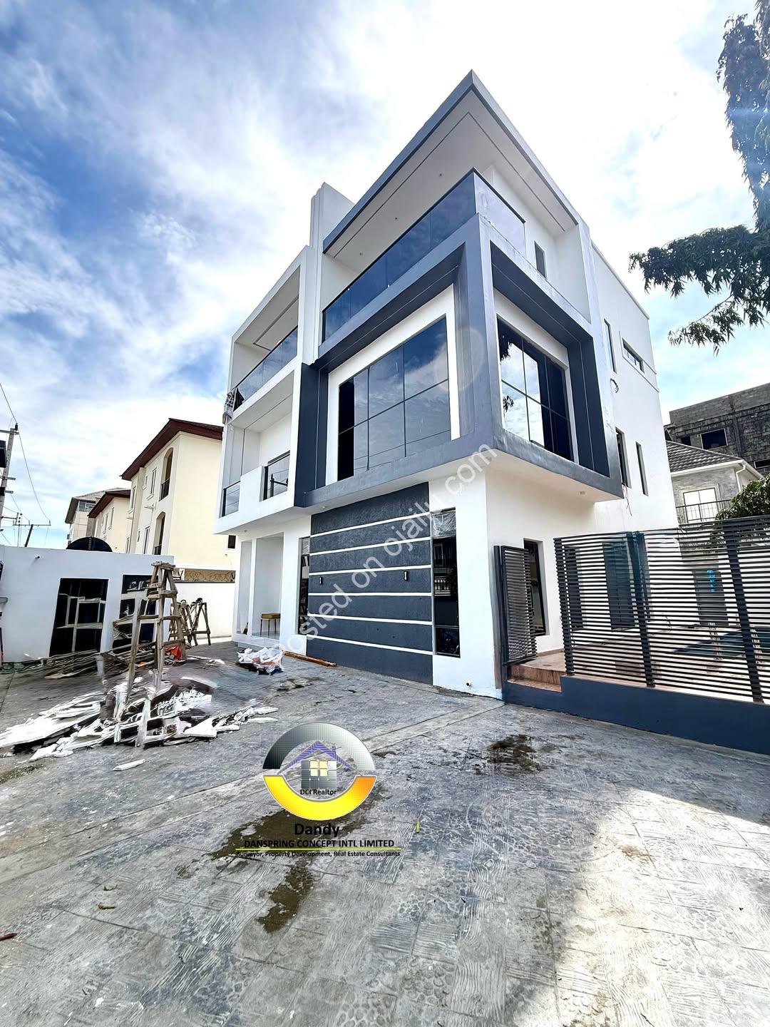 Chevron Lekki: 4-Bed Duplex + Pool, Fully Ensuite